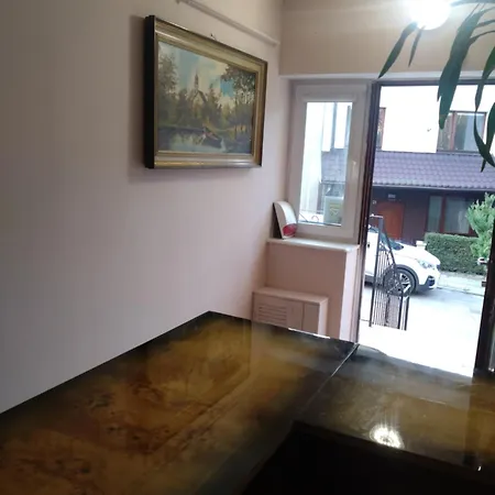 Tanie Nr 4 1-2 Osobowy Z Lazienka Na Korytarzu Apartment *