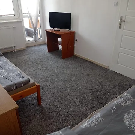 Apartment Tanie Nr 4 1-2 Osobowy Z Lazienka Na Korytarzu Gdansk